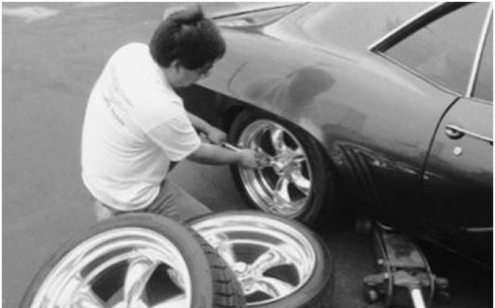 Izbira pnevmatik glede na platišča – kje je najbolj pozoren?